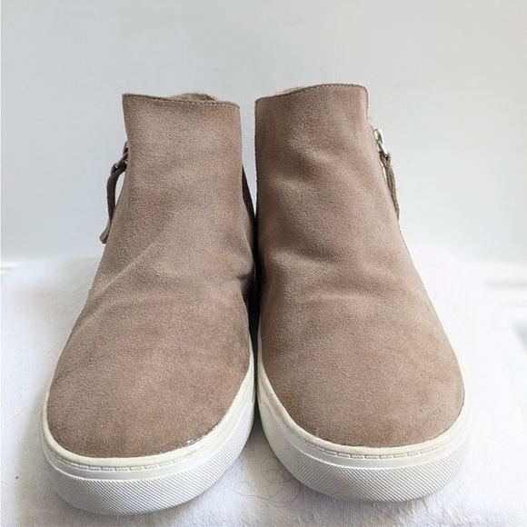 Crown Vintage Tan Sneakers with Suede Finish - Picture 3 of 11